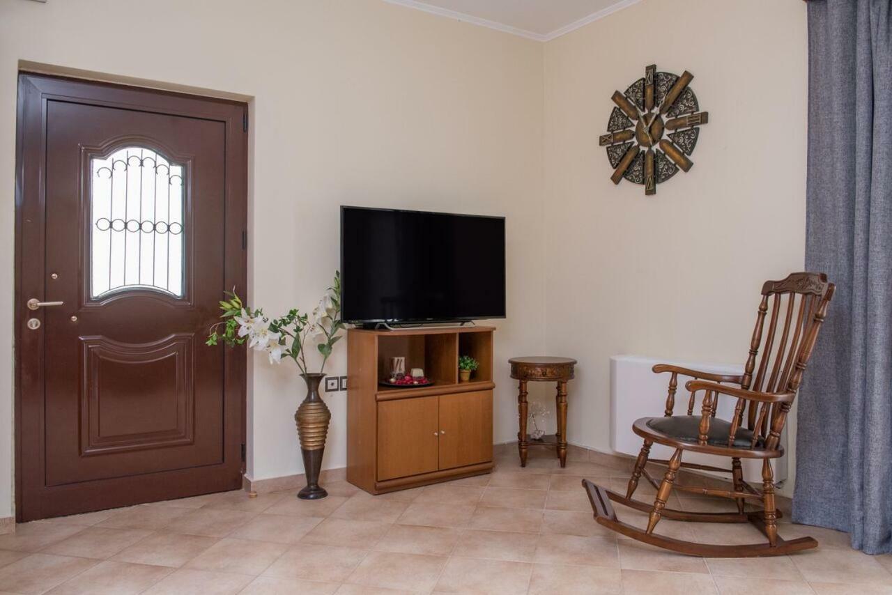 Marika Traditional Home Elos Exterior photo